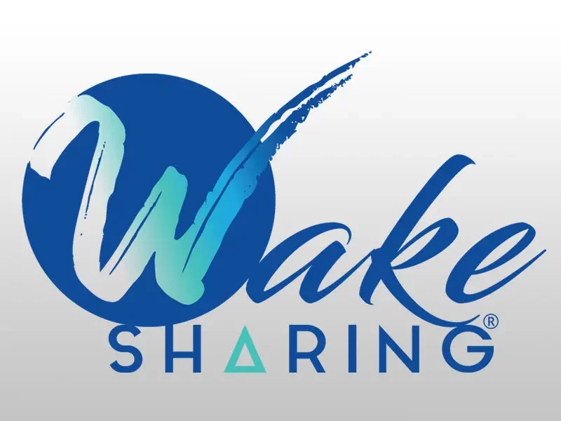 Logo Wake Sharing bleu et blanc avec lettre stylisée.
